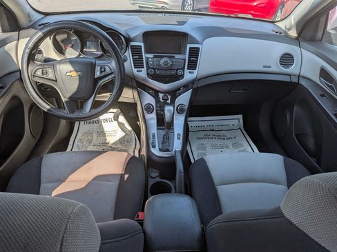 Used 2016 Chevrolet Cruze LT w/ Technology Package FWD image 23
