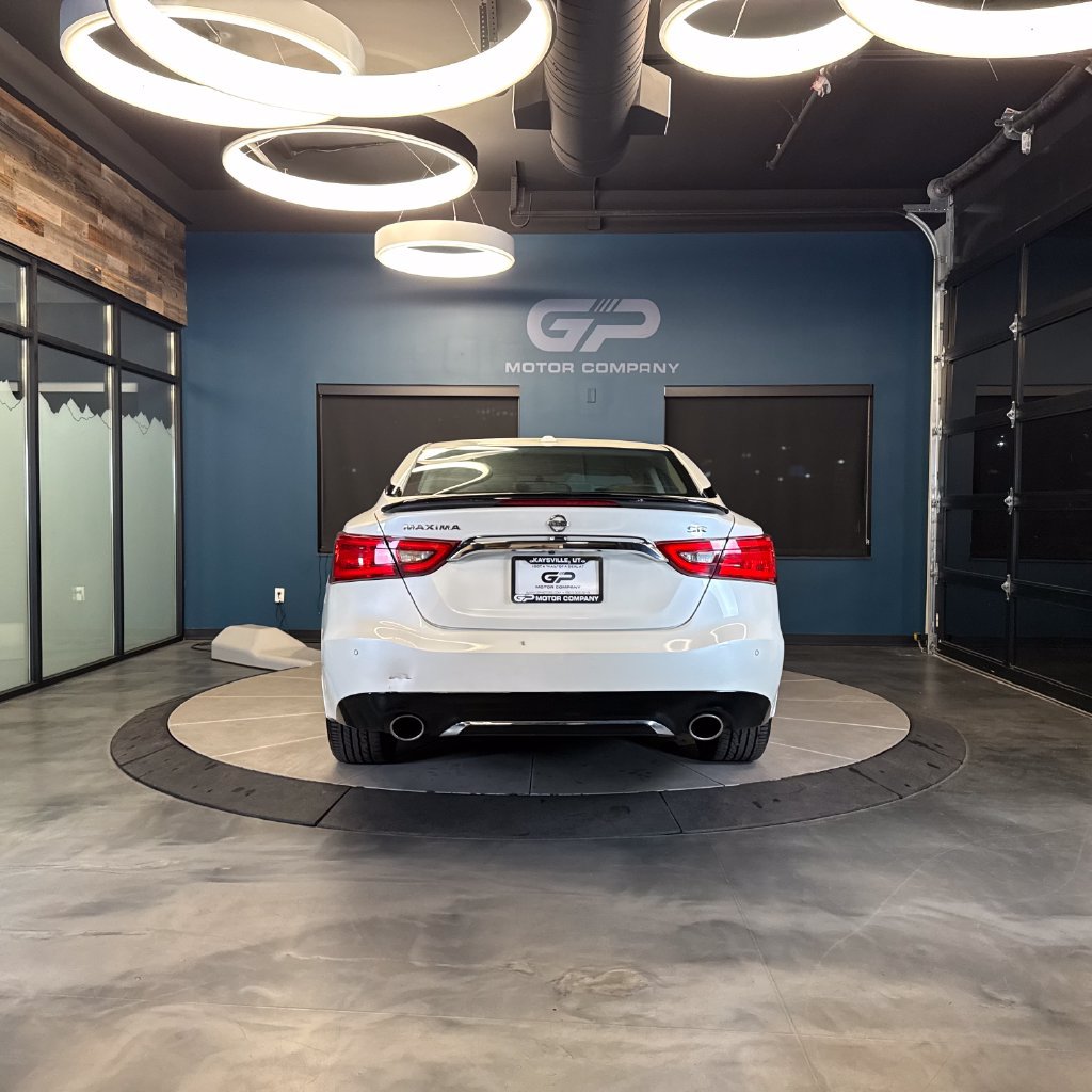 Used 2017 Nissan Maxima SR w/ Midnight Edition FWD image 4