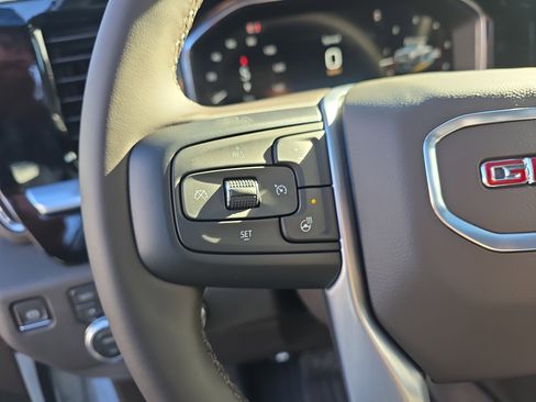 New 2026 GMC Sierra 2500 SLT w/ SLT Convenience Package image 18