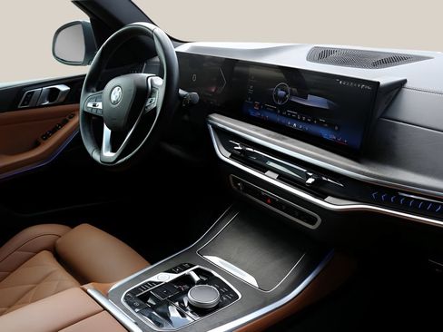 Used 2025 BMW X5 sDrive40i RWD image 21