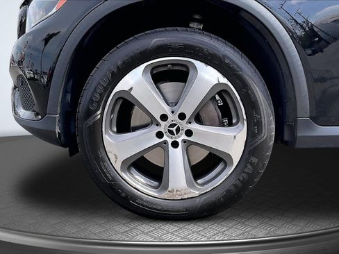 Used 2018 Mercedes-Benz GLC 300 w/ Premium Package image 9