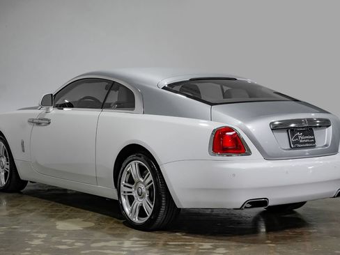 Used 2016 Rolls-Royce Wraith RWD image 9
