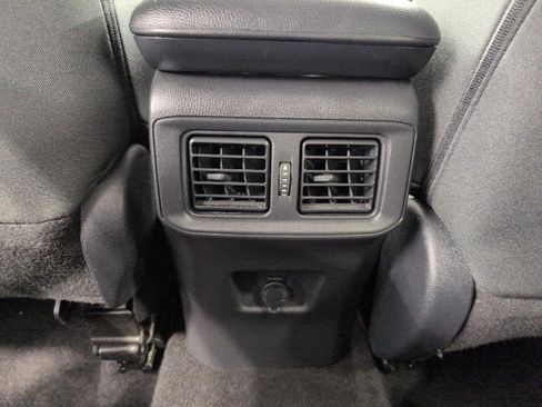 Used 2025 Toyota RAV4 LE AWD/4WD image 22