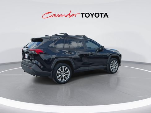 Certified 2022 Toyota RAV4 XLE Premium FWD image 8