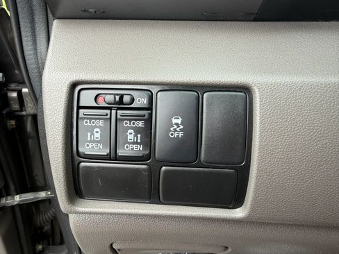 Used 2014 Honda Odyssey EX image 18