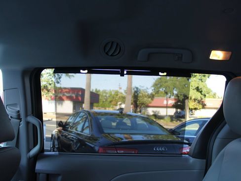 Used 2016 Toyota Sienna XLE FWD image 23
