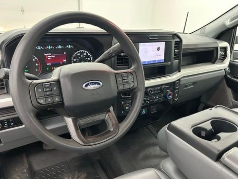 Used 2025 Ford F250 XL w/ XL Chrome Package image 28