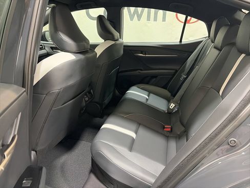 Used 2026 Toyota Camry SE FWD image 17