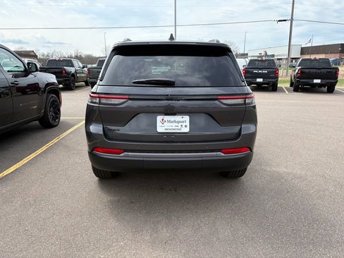New 2026 Jeep Grand Cherokee Altitude AWD/4WD image 4