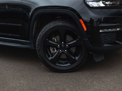 Used 2023 Jeep Grand Cherokee L Limited w/ Luxury Tech Group II AWD/4WD image 4