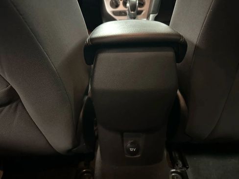 Used 2014 Ford Focus SE w/ SE Sport Package image 39