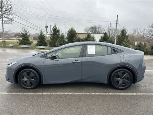 Used 2026 Toyota Prius Plug-In Hybrid image 2