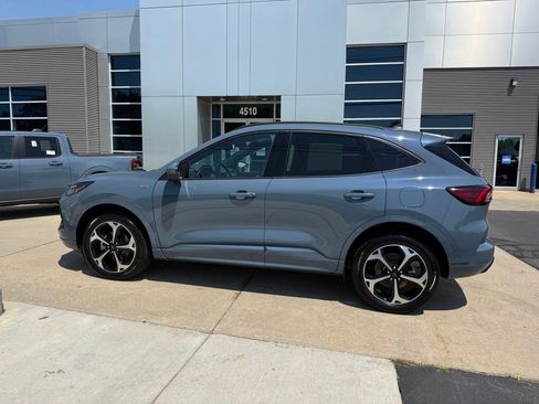 Certified 2024 Ford Escape ST-Line Elite AWD/4WD image 8