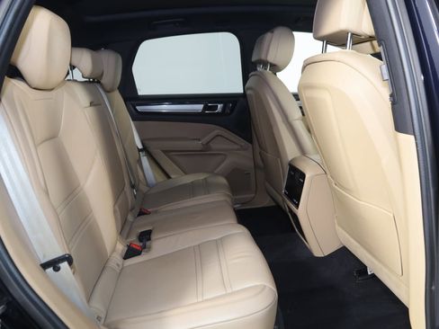 Used 2022 Porsche Cayenne Platinum Edition w/ Premium Package Plus image 27