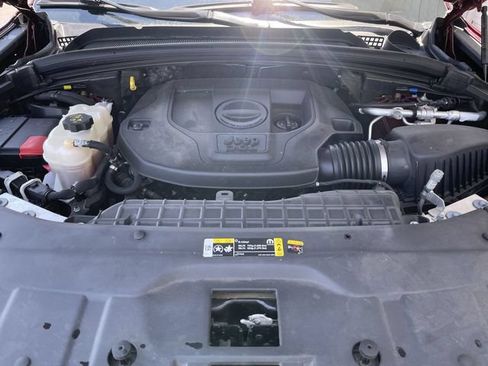 Used 2022 Jeep Grand Cherokee Overland AWD/4WD image 26
