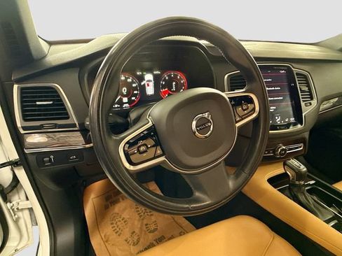 Used 2019 Volvo XC90 T6 Momentum w/ Advanced Package AWD/4WD image 12