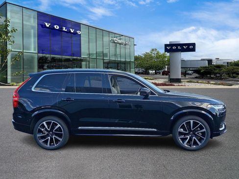 Certified 2023 Volvo XC90 B5 Plus w/ Protection Package Premier image 7