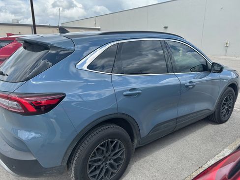 Used 2023 Ford Escape Platinum image 17