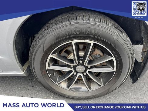 Used 2017 Dodge Grand Caravan GT image 5