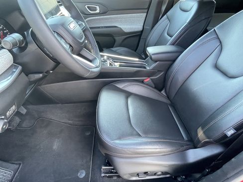 Used 2024 Jeep Compass Latitude image 20