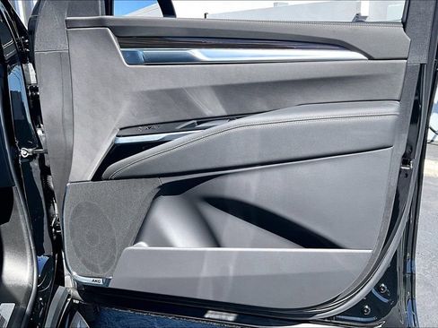 New 2026 Cadillac Escalade ESV 2WD w/ LPO, Floor Liner Package image 33