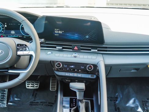 Certified 2025 Hyundai Elantra Hybrid FWD image 14