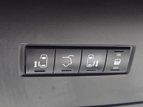 Used 2019 Dodge Grand Caravan GT FWD image 29