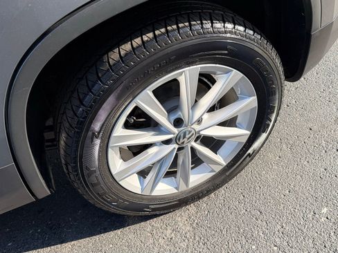 Used 2017 Volkswagen Tiguan Limited w/ Alloy Wheels Package AWD/4WD image 16