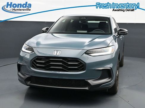 Used 2025 Honda HR-V Sport image 3