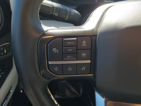 Used 2024 Ford Expedition Platinum image 27