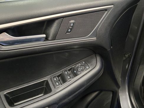 Used 2022 Ford Edge SEL w/ Convenience Package image 11