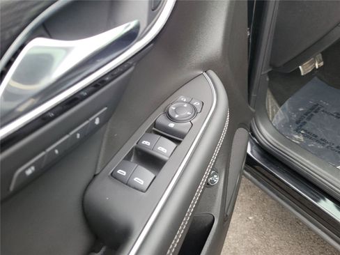 Used 2023 Buick Envision Essence w/ Sport Touring Package AWD/4WD image 22