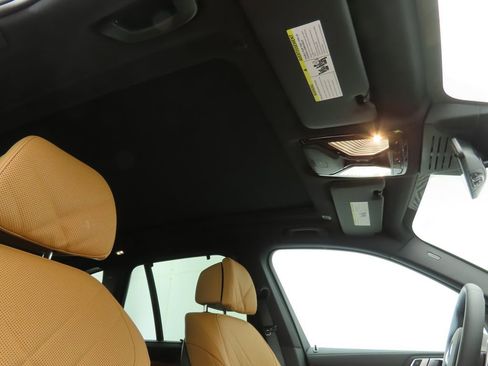 New 2026 BMW X5 sDrive40i w/ M Sport Package image 18