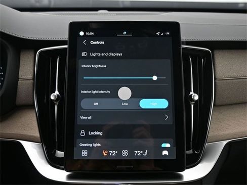 New 2026 Volvo XC90 B6 Plus w/ Protection Package Premier image 17