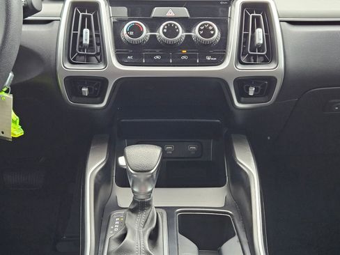 Used 2021 Kia Sorento LX image 13