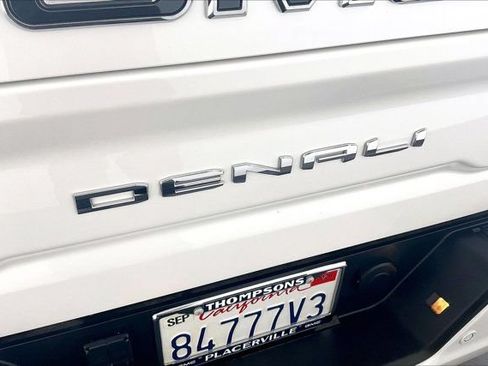 Used 2024 GMC Sierra 2500 Denali Ultimate AWD/4WD image 7