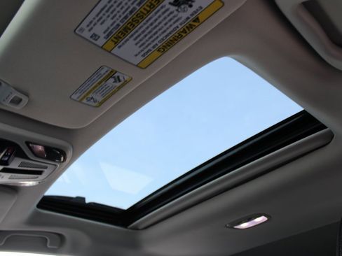 Used 2025 Subaru Outback Premium w/ Popular Package #1A image 19