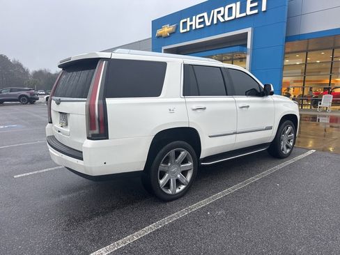 Used 2018 Cadillac Escalade Luxury image 6