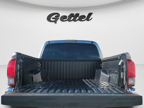 Used 2023 Toyota Tacoma SR5 AWD/4WD image 9