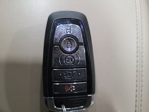 Used 2022 Lincoln Corsair AWD w/ Equipment Group 101A image 32