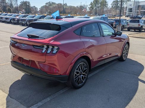 Certified 2025 Ford Mustang Mach-E Premium image 4