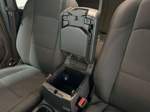Used 2022 Jeep Gladiator Willys image 36