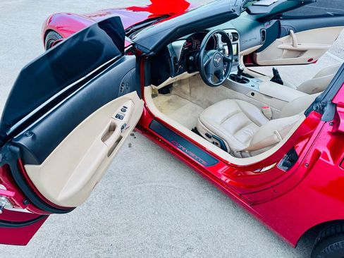 Used 2005 Chevrolet Corvette Coupe w/ Preferred Equipment Group image 34