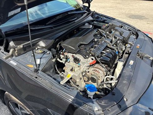 Used 2024 Hyundai Elantra Limited image 60