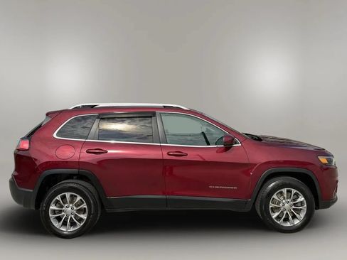 Used 2019 Jeep Cherokee Latitude Plus w/ Cold Weather Group AWD/4WD image 8