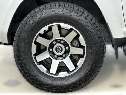 Used 2022 Toyota 4Runner TRD Off-Road Premium image 11