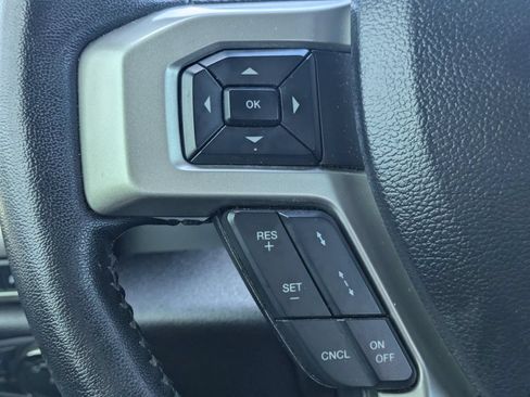 Used 2020 Ford F150 Lariat w/ Equipment Group 502A Luxury AWD/4WD image 26
