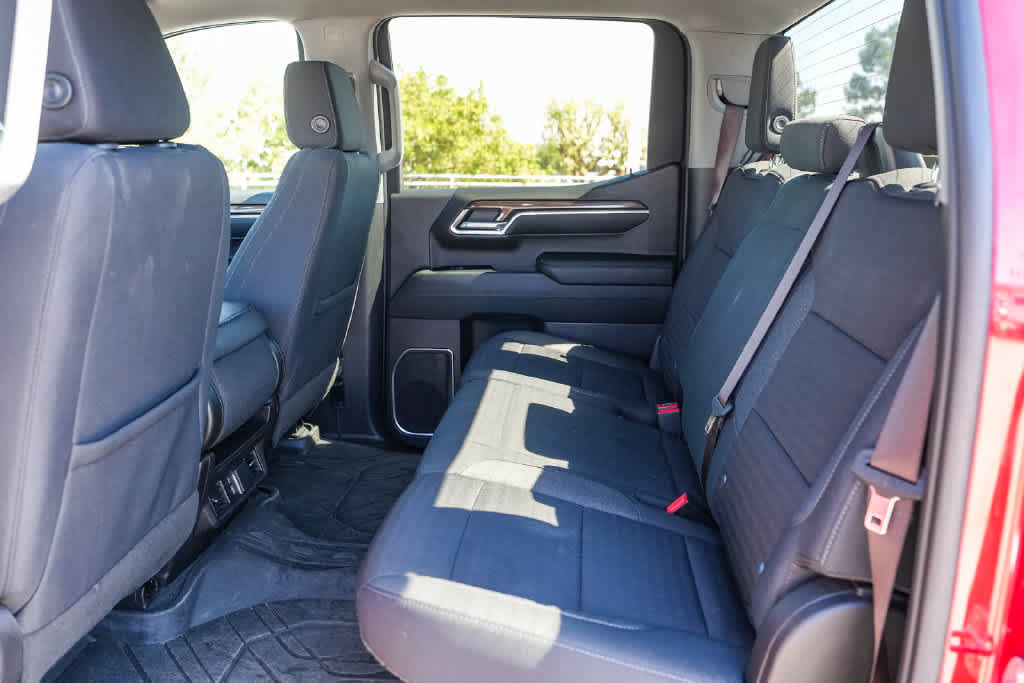 Used 2023 Chevrolet Silverado 1500 LT AWD/4WD image 18