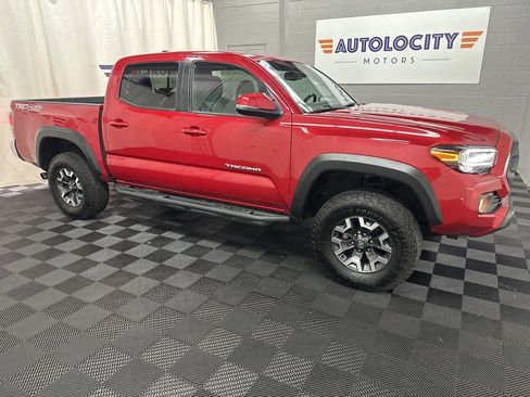 Used 2021 Toyota Tacoma TRD Off-Road image 2