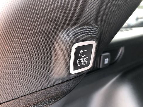 New 2025 Jeep Grand Cherokee Laredo X w/ Luxury Tech Group I image 10